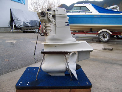 4OMC-Stern-Drive-Leg-001